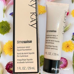 Mary Kay TimeWise Luminous Wear Liquid Foundation Bronze 1 New With Box
